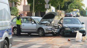 Zderzenie osobówek obok Mediateki