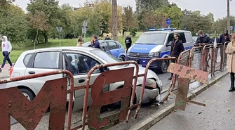 Wpadł na barierkę na prostej drodze. Był kompletnie pijany [ZDJĘCIA]