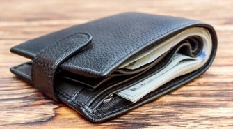 Jak wybrać portfel męski?