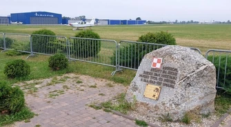 Ku pamięci pioniera spadochroniarstwa