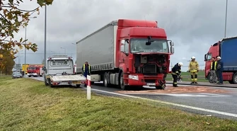 Wypadek w Jarostach. DK 12 zablokowana