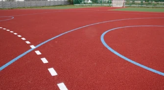 Budowa boiska wielofunkcyjnego przy Szkole Podstawowej w Jarostach