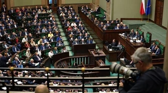 Jedni pracują, inni obserwują, czyli o sejmowej aktywności posłów naszego okręgu