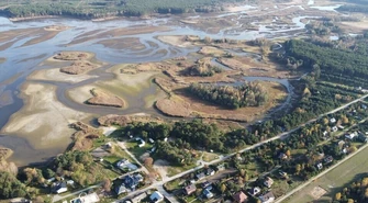 Niski poziom wody w Zalewie Sulejowskim