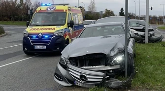 Zderzenie na skrzyżowaniu Sikorskiego i Concordii (ZDJĘCIA)