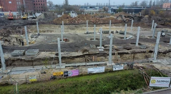 Nowy kompleks handlowy rośnie w oczach