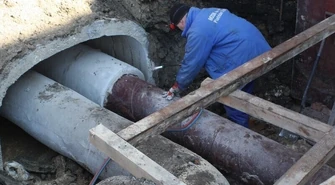 Uwaga! Awaria ciepłociągu na ul. Hutniczej [AKTUALIZACJA]