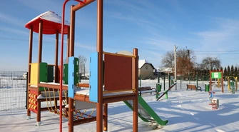 W Piekarkach powstał plac zabaw z siłownią