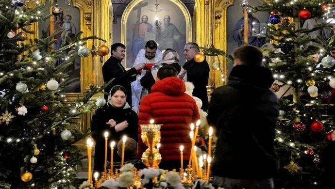 Prawosławni świętują Boże Narodzenie. Nabożeństwa w piotrkowskiej cerkwi [zdjęcia]