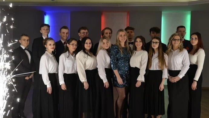 Poloneza czas zacząć! Jako pierwszy ZSP nr 6