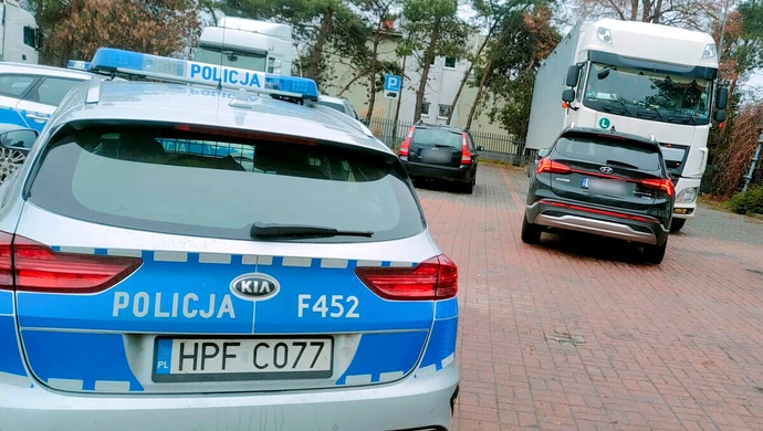 Pościg za skradzionym samochodem na ulicach Piotrkowa
