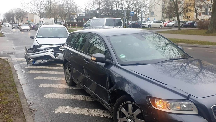 Zderzenie osobówek na Słowackiego