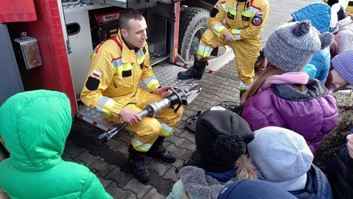 Nie tylko ratują, ale i edukują