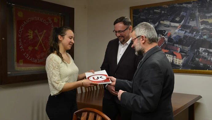 Podziękowania dla studentek za pomoc uchodźcom