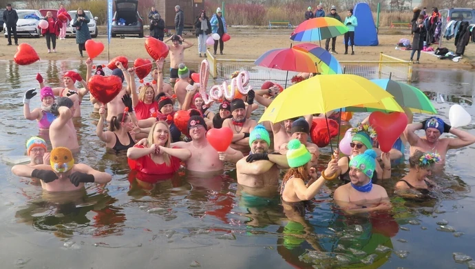 Walentynkowe morsowanie w Piotrkowie [ZDJĘCIA]