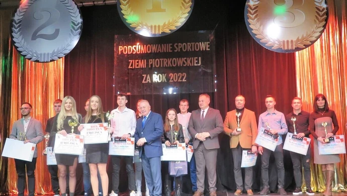 Najpopularniejsi sportowcy powiatu piotrkowskiego odebrali nagrody (ZDJĘCIA)
