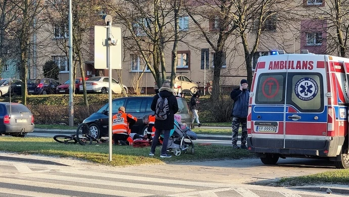 Nietrzeźwy rowerzysta wtargnął na pasy