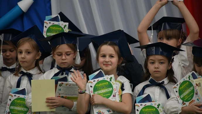 Ślubowanie w Szkole Podstawowej nr 10 [ZDJĘCIA]