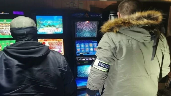 Zarekwirowali nielegalne automaty i wyroby tytoniowe