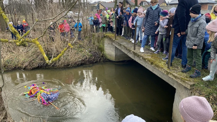 Utopili marzannę i powitali wiosnę