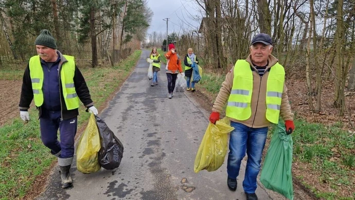 Sprzątali, przekazując cenne wartości