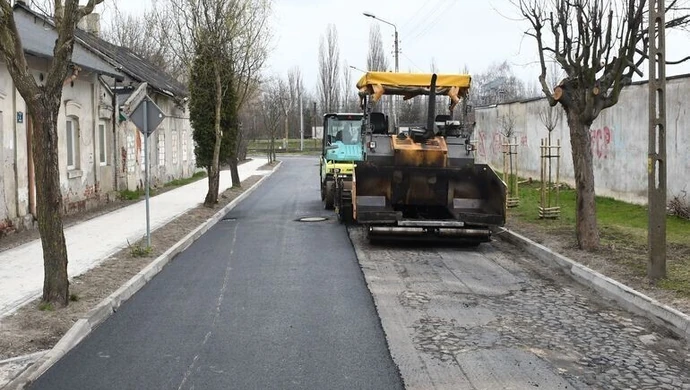 Ulica Dmowskiego zyskuje nową jakość