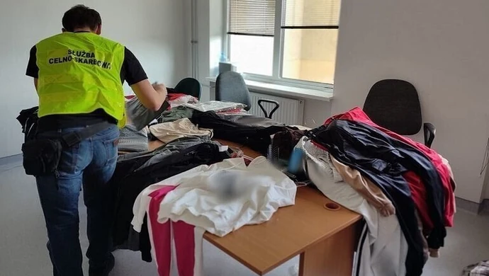 Podrobiona odzież na piotrkowskim targowisku