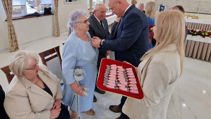 Małżeństwa z 50-letnim stażem odebrały medale