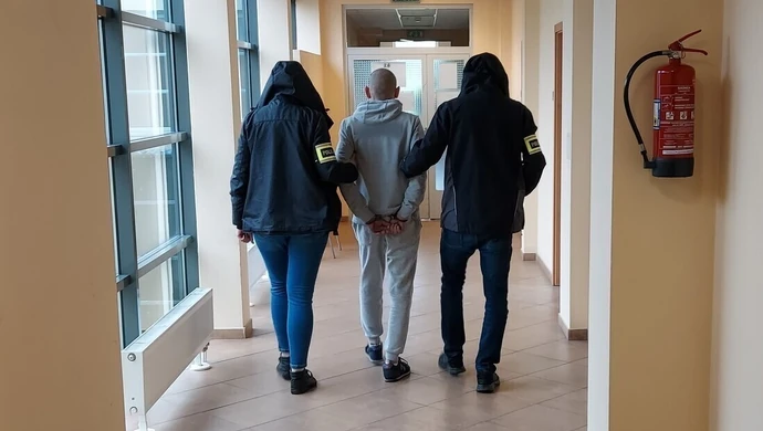 Rodzice niemowlęcia z Tomaszowa zatrzymani. Mogą stracić dzieci