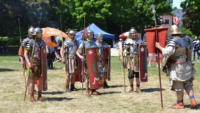 Historyczny piknik Akademii Piotrkowskiej [ZDJĘCIA]