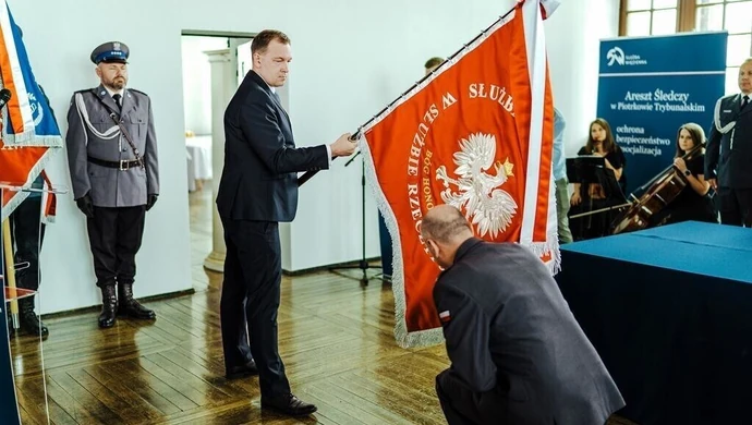 Areszt Śledczy ma swój sztandar