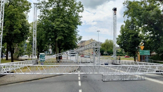 Scena już powstaje! Zmiany w organizacji ruchu