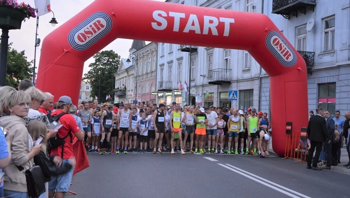 VII Nocny Półmaraton Piotrkowski za nami [ZDJĘCIA]