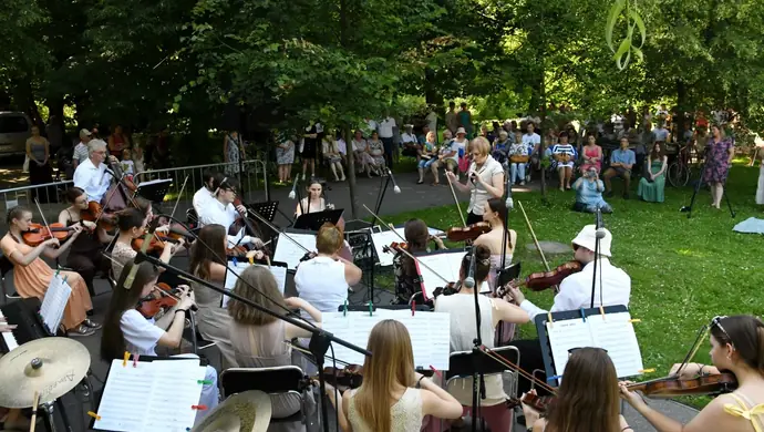 Orkiestra Kameralna zagra w parku