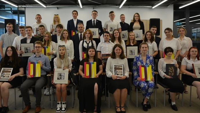 Wyróżnienia dla najlepszych uczniów [ZDJĘCIA]