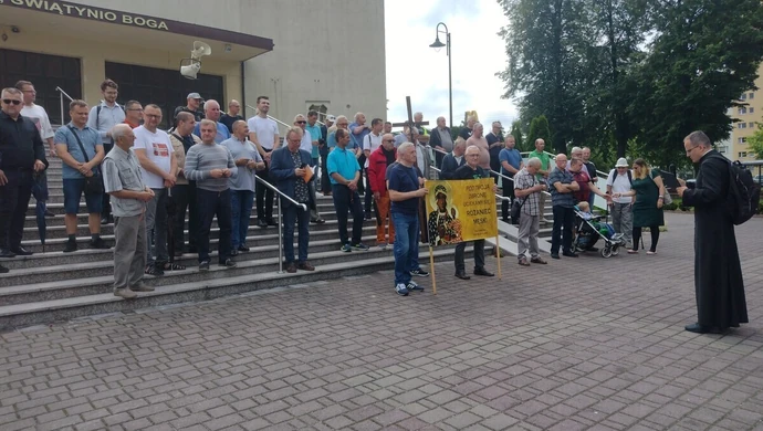 Męska modlitwa na ulicach Piotrkowa