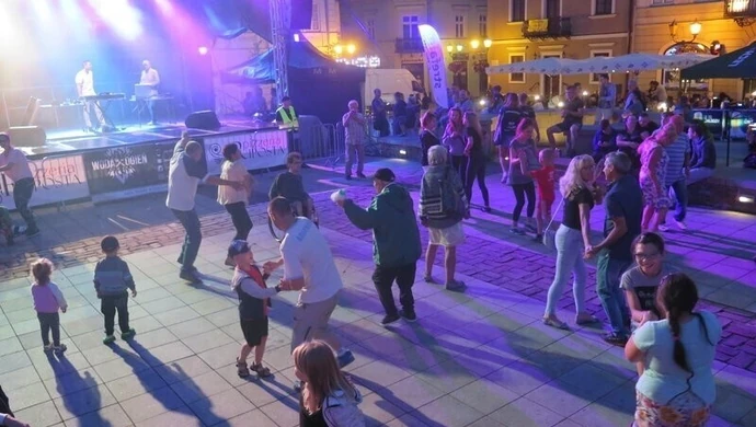 W sobotę potańcówka w Rynku Trybunalskim