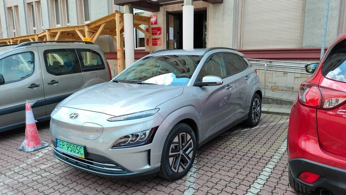 Urząd Miasta wzbogacił się o dwa nowe samochody