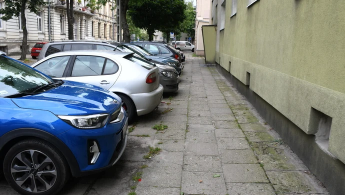 Stare, zużyte płyty zastąpi kostka betonowa