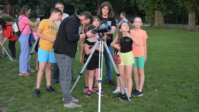 Wyjątkowa noc spadających gwiazd [ZDJĘCIA]