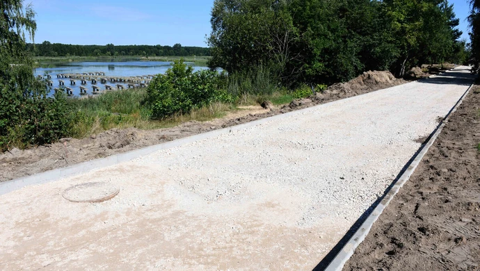 Powstaje ścieżka rowerowa wokół jeziora Bugaj