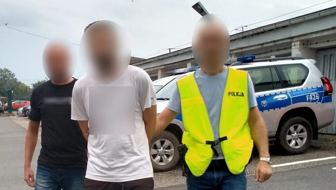 Ukradł rejestrację i zdemolował przystanek