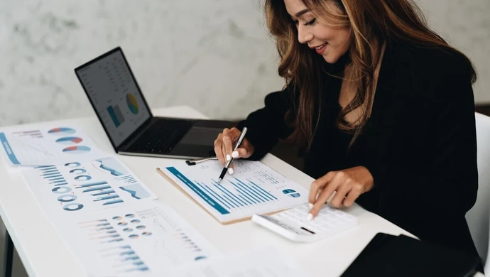 Jakie są obowiązkowe elementy na fakturze?