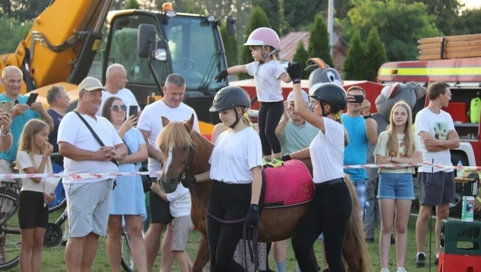 Bawili się i pomagali