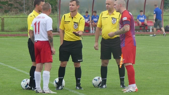 Piotrkowskie zespoły na dwóch biegunach