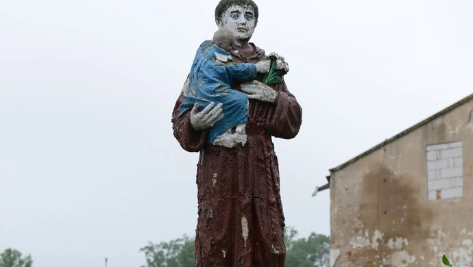 Konserwatorzy figury św. Antoniego poszukują archiwalnych materiałów