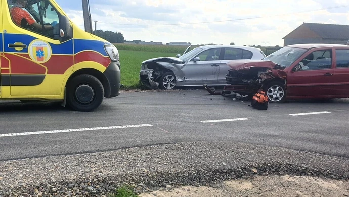 Zderzenie osobówek w Ostrowie. 5 osób rannych