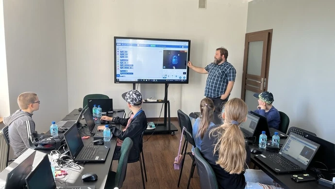 Poznaj sztuczną inteligencję podczas warsztatów Koduj z Gigantami