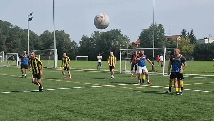 Wysokie zwycięstwa faworytów