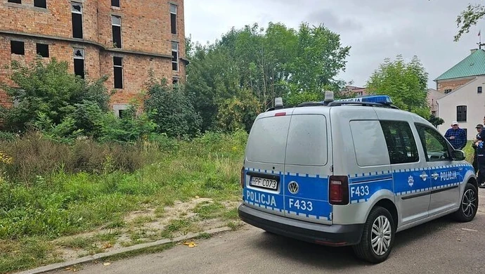 Martwy mężczyzna w pustostanie